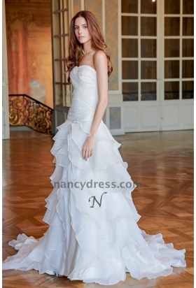 robe de mariée décolleté cœur à volants