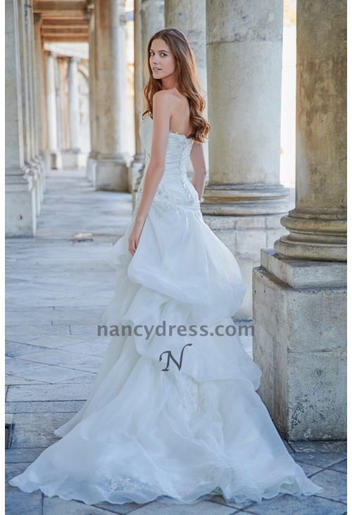 Robe de mariage pas cher bustier brodé