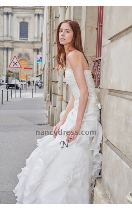 robe de mariée bustier jupe à volants