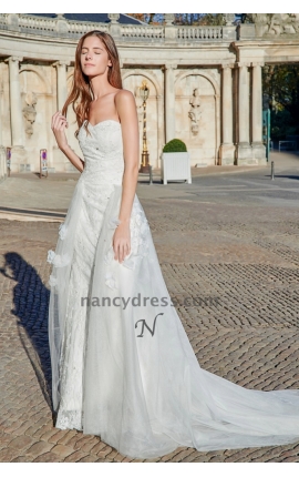 Robe de mariée blanc cassé A-Line avec traîne