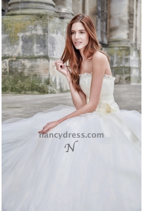 Robe de mariée princesse en tulle avec ceinture à nœud