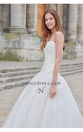 robe mariage simple blanc cassé bustier en dentelle