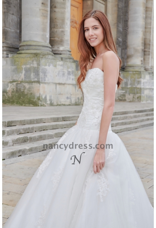 Robe de mariée bustier blanc casse