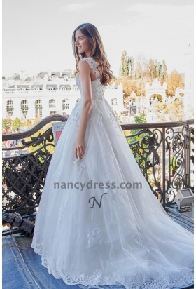 Robe de mariage blanche bretelles avec petite traîne