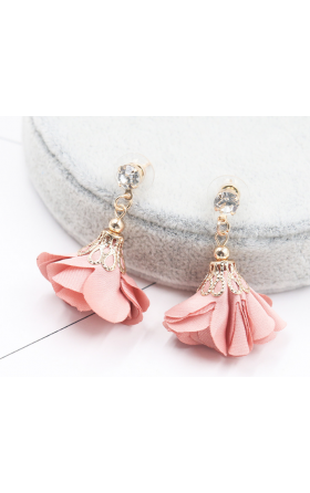 Boucles d'oreilles pendente fleur rose corail